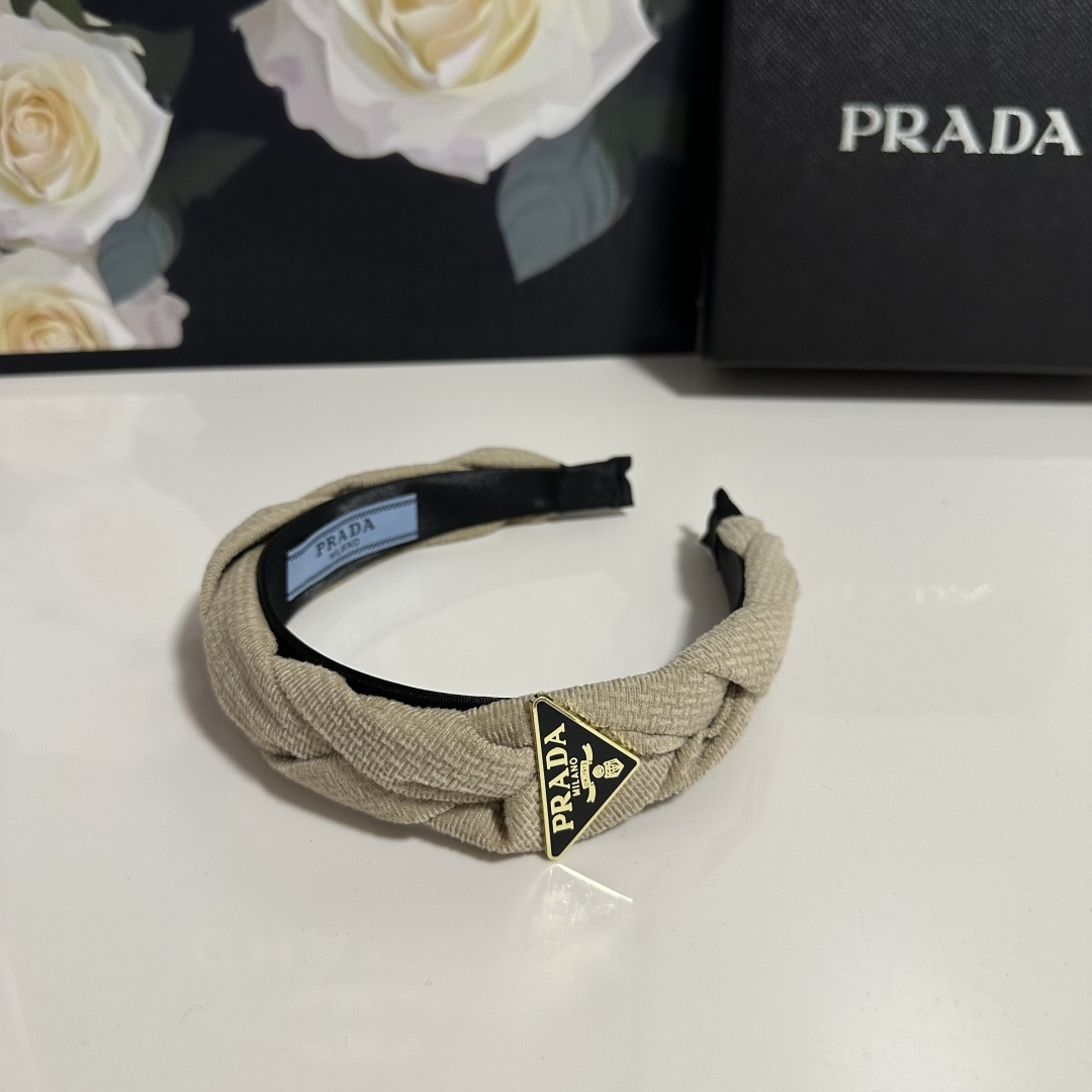 NO:300816,Specially equipped with counter packaging PRADA's latest hairband, purchased by the fairy, special material, no head, salt or sweet~ hairpins, hairpins, prada, prada, hairpins19860909特 配专柜包装 PRADA（普拉达）最新发箍 小仙女入手 特殊材质 不嘞头 可盐可甜～发夹,发夹,prada,prada,hairpins,accessory