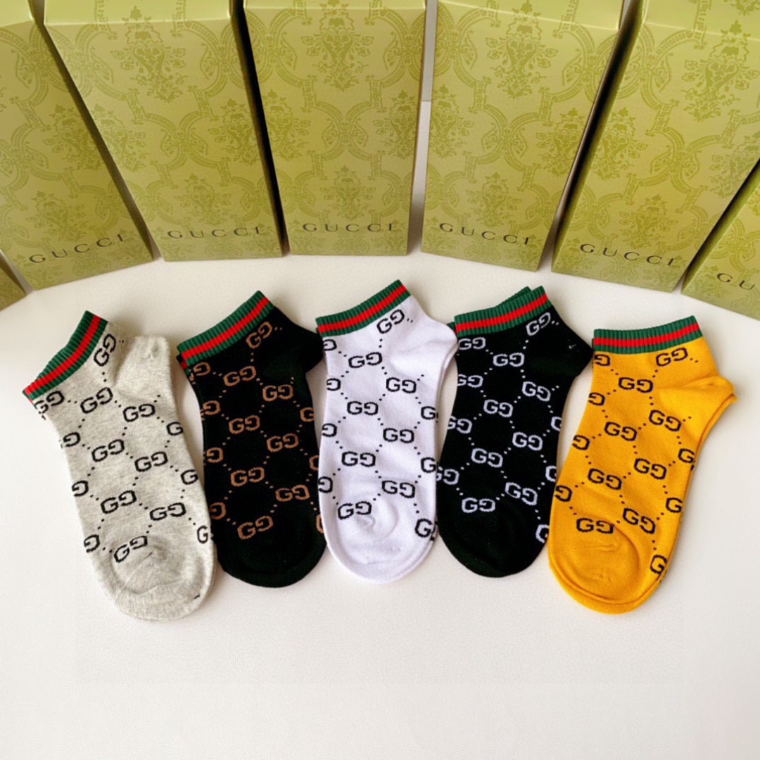 NO:298177,Special package Gucci new classic medium and short stack socks!  One box and five pairs, counter synchronous socks, big brands are on the street, trendy people must have super easy to match. Socks, stockings, socks, gucci, gucci, socks19860909特 配包装 Gucci（古驰）新款经典中短款堆堆袜袜子！一盒五双, 专柜同步筒袜袜子,大牌出街,潮人必备超好搭.袜子,丝袜,袜子,gucci,gucci,socks,accessory