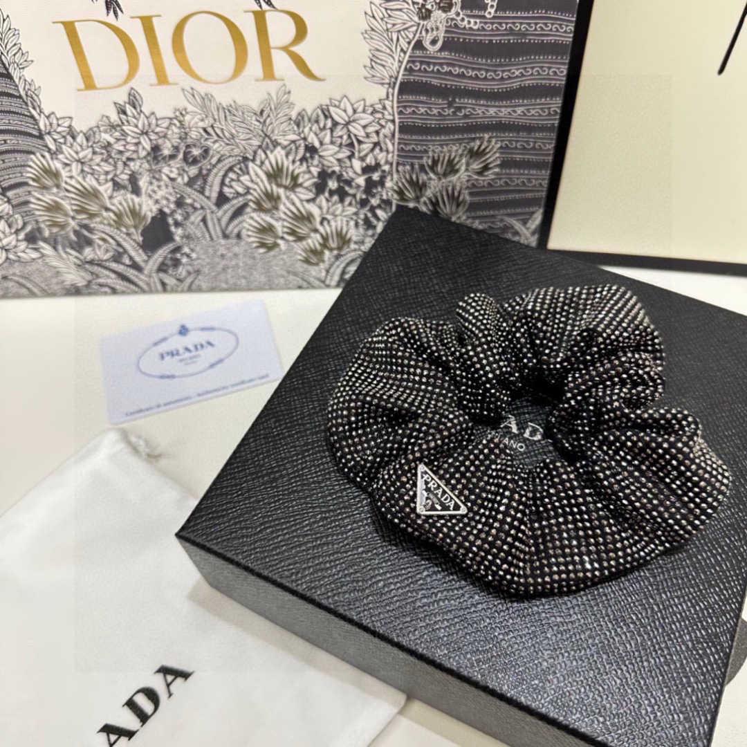Luxury Prada Packaging: Diamonds and Cash – Impressive at First Sight - 图片 2