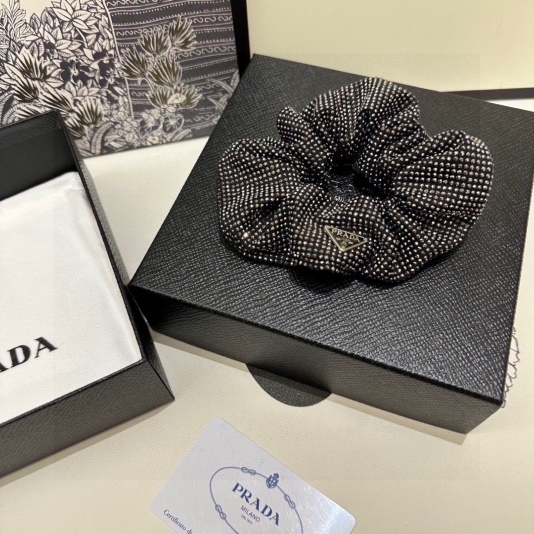 Luxury Prada Packaging: Diamonds and Cash – Impressive at First Sight - 图片 6