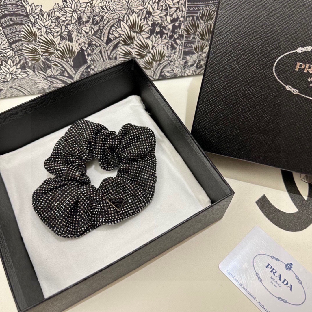 Luxury Prada Packaging: Diamonds and Cash – Impressive at First Sight - 图片 3