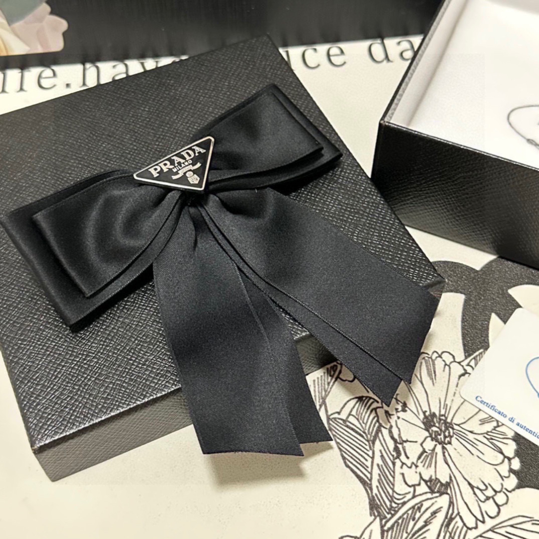 Prada TP99 Golden Bow Tie Packaging: Manual Included, Fairy-Inspired Design. - 图片 6