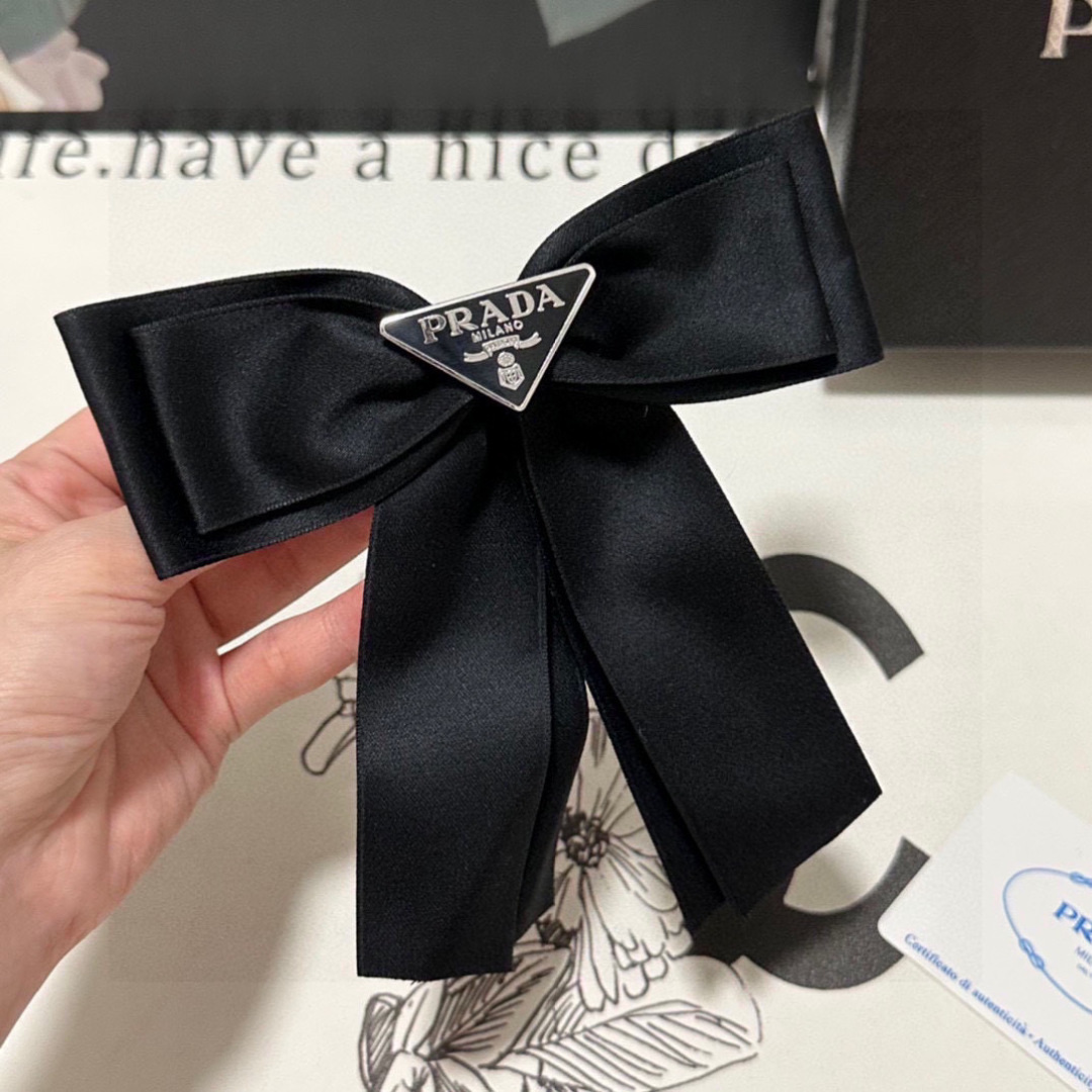 Prada TP99 Golden Bow Tie Packaging: Manual Included, Fairy-Inspired Design. - 图片 3