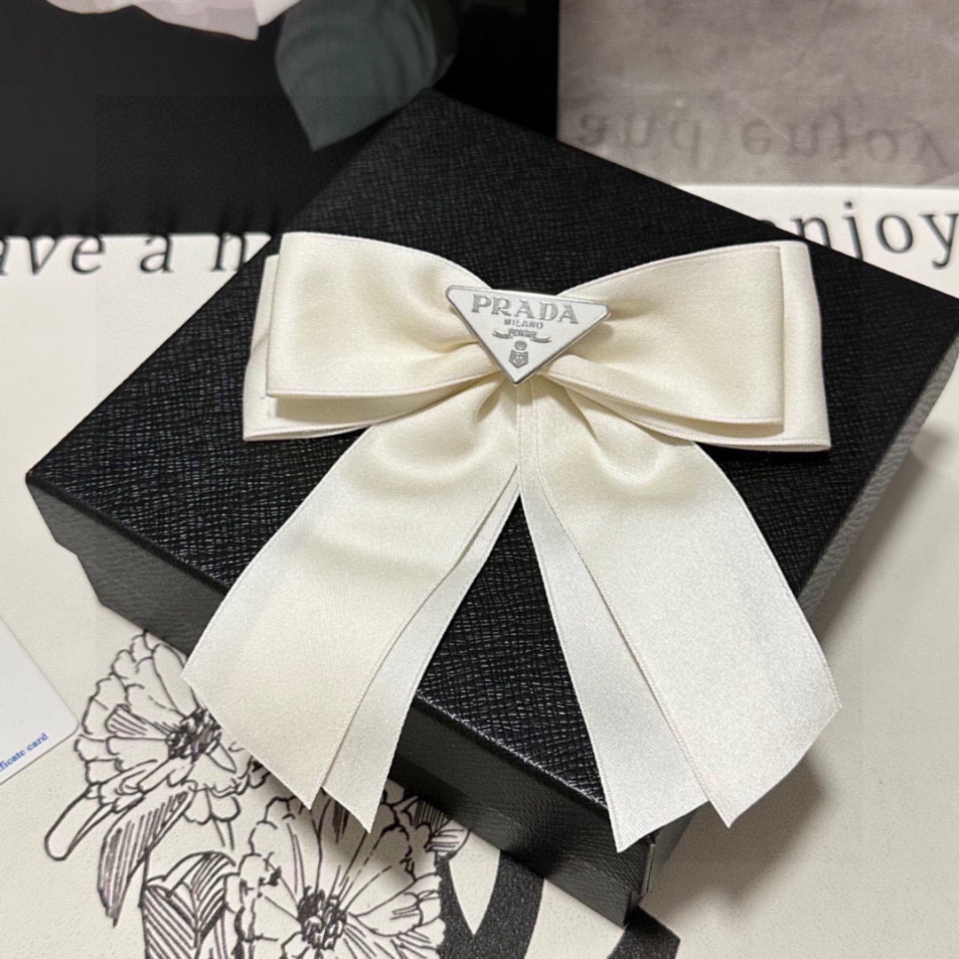 Prada TP99 Collar Packaging: Golden-Haired Bow Tie Manual and Fairies. - 图片 3