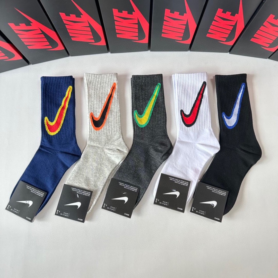 NO:298671,Specially equipped with counter packaging NIKE (Nike) new mid-long tube stack socks and socks!  One box of five pairs, counter synchronous socks, big brands on the street, trendy people must have super easy to match socks, stockings, socks, socks19860909特 配专柜包装 NIKE（耐克）新款中长筒堆堆袜袜子！一盒五双,专柜同步筒袜袜子,大牌出街,潮人必备超好搭袜子,丝袜,袜子,socks,accessory