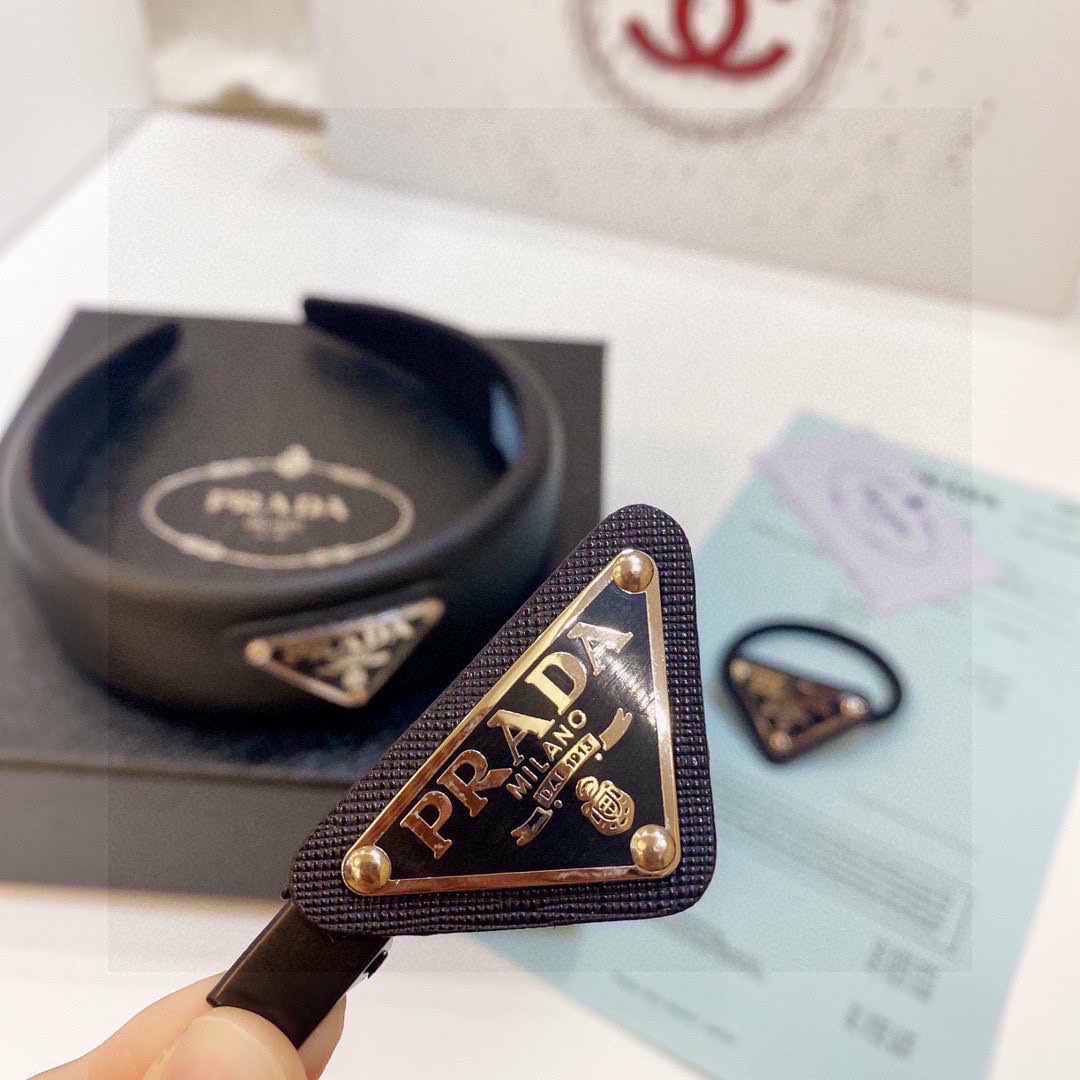 爆款 （三件套）配专柜包装PRADA（普拉达）发箍、发圈、发夹（三件套）可分开搭配 经典logo 非常洋