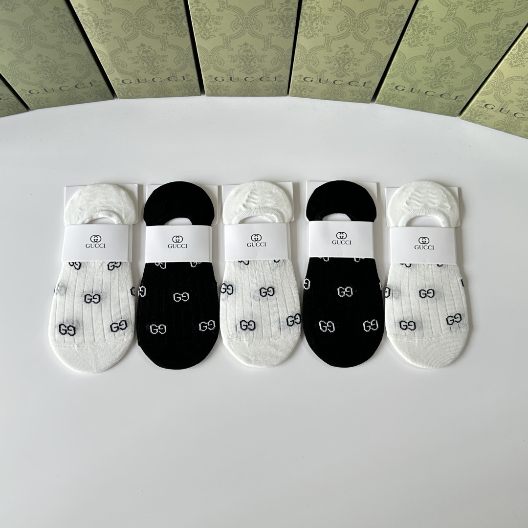   💛配专柜包装
Gucci (古驰) 新款船袜隐形袜堆堆袜袜子！一盒五双，专柜同步筒袜袜子，💛大牌出街