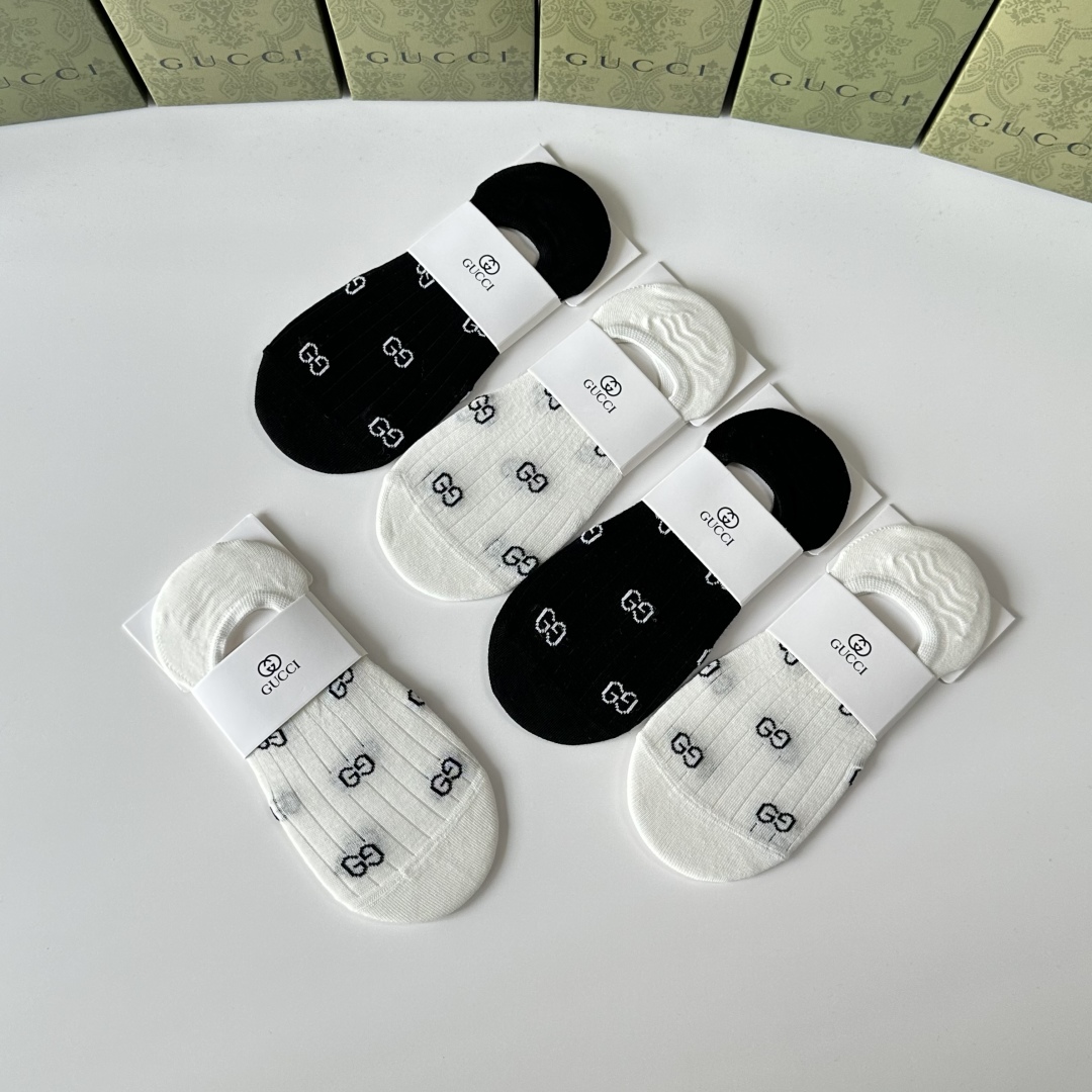   💛配专柜包装
Gucci (古驰) 新款船袜隐形袜堆堆袜袜子！一盒五双，专柜同步筒袜袜子，💛大牌出街
