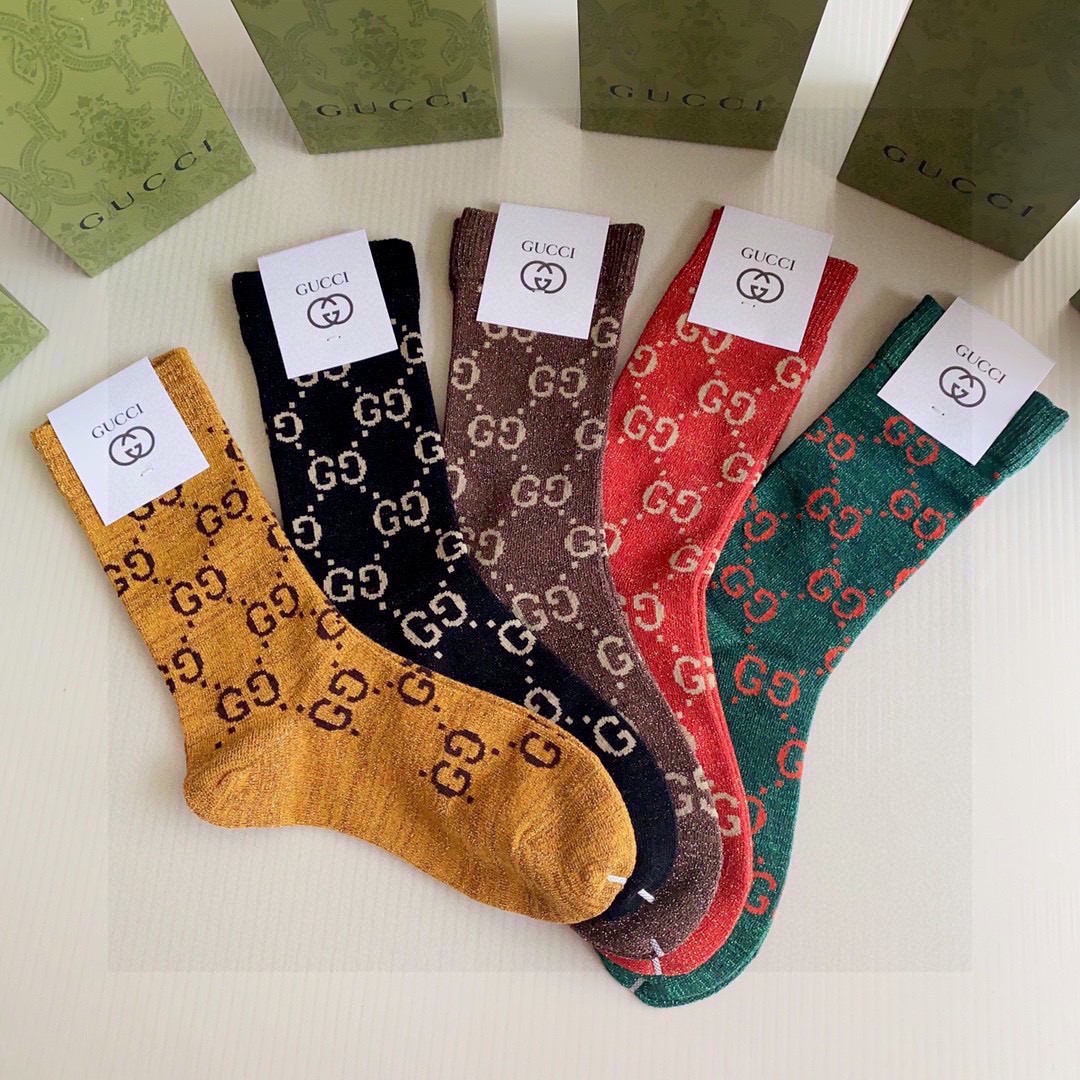  💛配专柜包装
Gucci（古驰）新款金丝中长款堆堆袜袜子！一盒五双，专柜同步筒袜袜子，💛大牌出街，潮人
