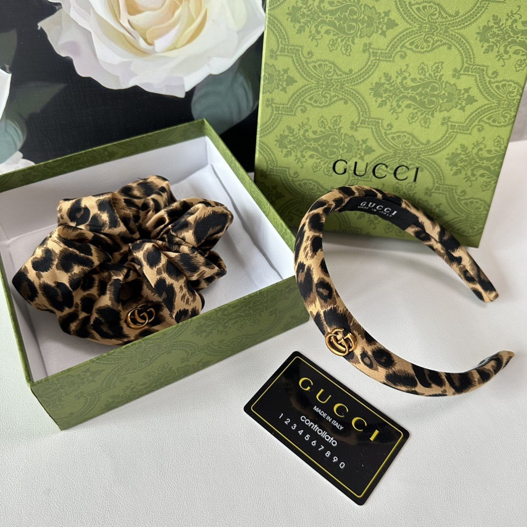  （两件套）配专柜包装 
Gucci（古驰）最新爆款来啦✨💫豹纹两件套发箍➕发圈
优雅的girl值得入手
