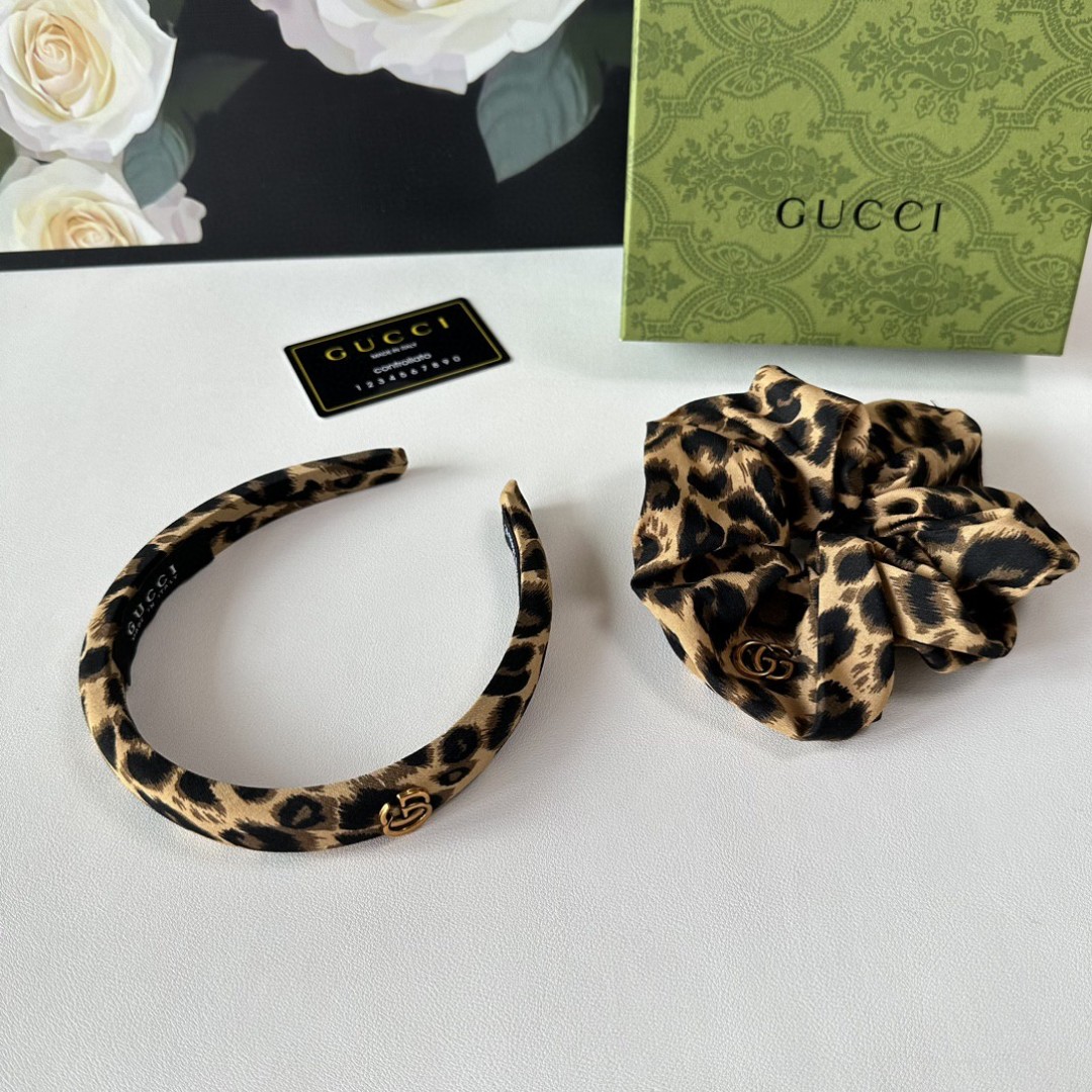  （两件套）配专柜包装 
Gucci（古驰）最新爆款来啦✨💫豹纹两件套发箍➕发圈
优雅的girl值得入手
