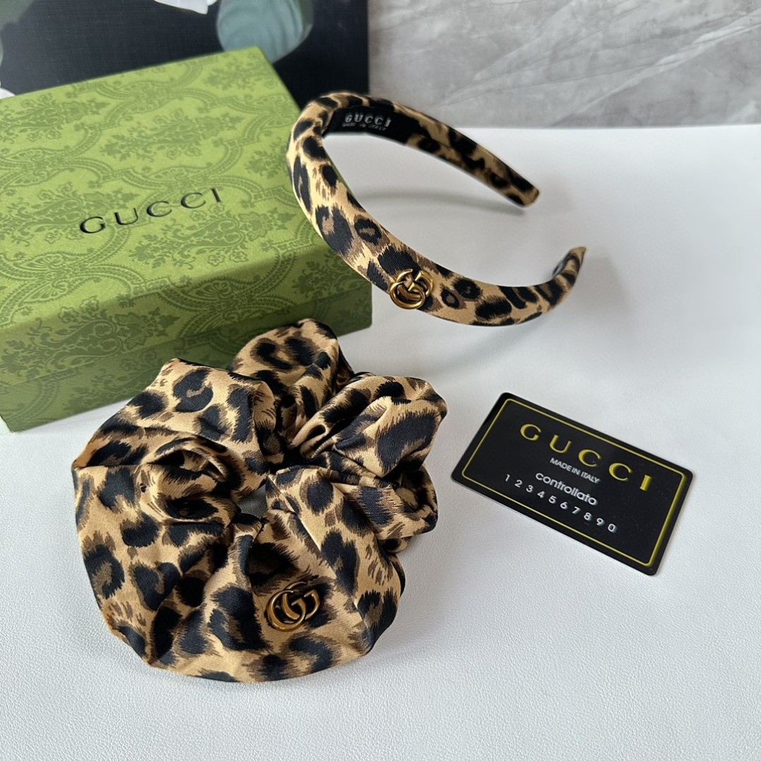  （两件套）配专柜包装 
Gucci（古驰）最新爆款来啦✨💫豹纹两件套发箍➕发圈
优雅的girl值得入手