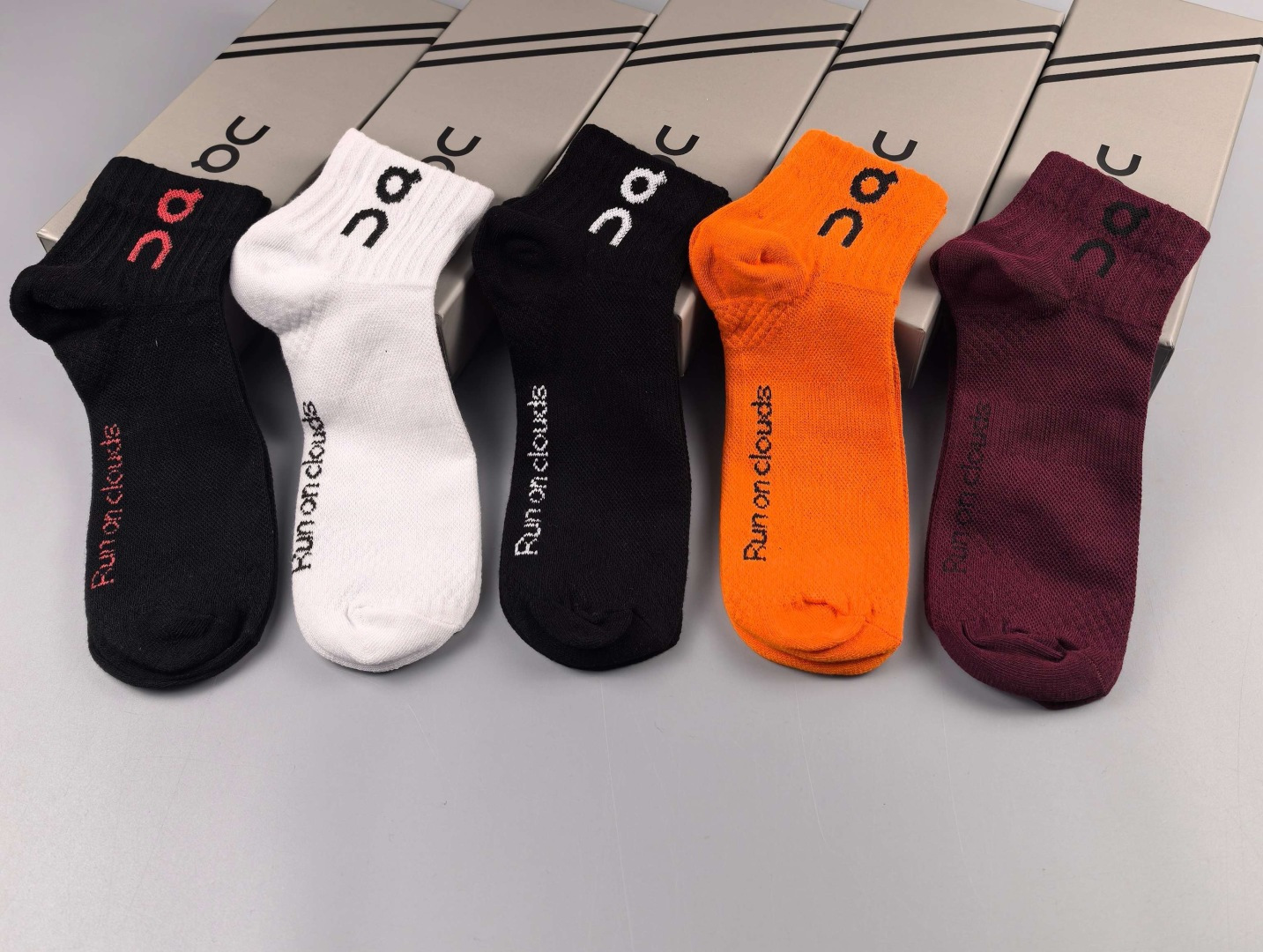 NO:299871,Special package On Ao Cloudtilt new medium and short stack socks!  One box and five pairs, counter synchronous socks, big brands on the street, trendy people must have super easy to match socks, stockings, socks, socks19860909特 配包装 On昂跑Cloudtilt 新款中短堆堆袜袜子！一盒五双, 专柜同步筒款袜子,大牌出街,潮人必备超好搭袜子,丝袜,袜子,socks,accessory
