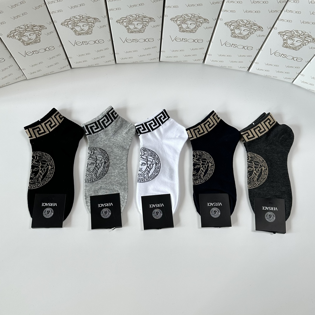 💛配专柜包装
VERSACE（范思哲） 新款中短款堆堆袜袜子！一盒五双，专柜同步筒袜袜子，💛大牌出街，潮