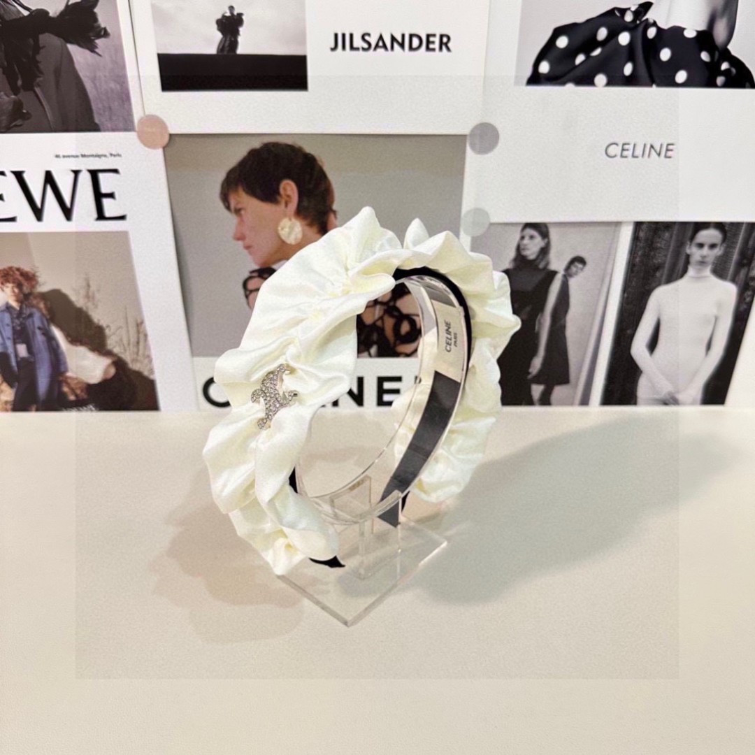 NO:301680,Specially equipped with counter packaging CELINE's latest hairband, fairy quick to buy, special material, no head, salt or sweet~ hairpins, hairpins, celine, celine, hairpins19860909特 配专柜包装 CELINE（赛琳）最新发箍 小仙女快入手 特殊材质 不嘞头 可盐可甜～发夹,发夹,celine,celine,hairpins,accessory