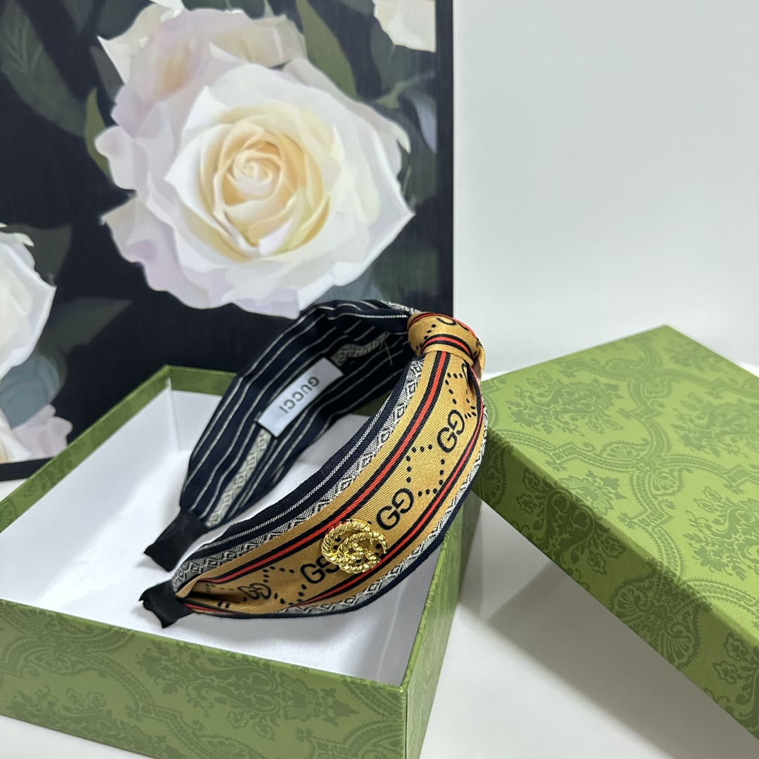  配专柜包装
Gucci（古驰）最新发箍
小仙女快入手
特殊材质 不嘞头
可盐可甜～