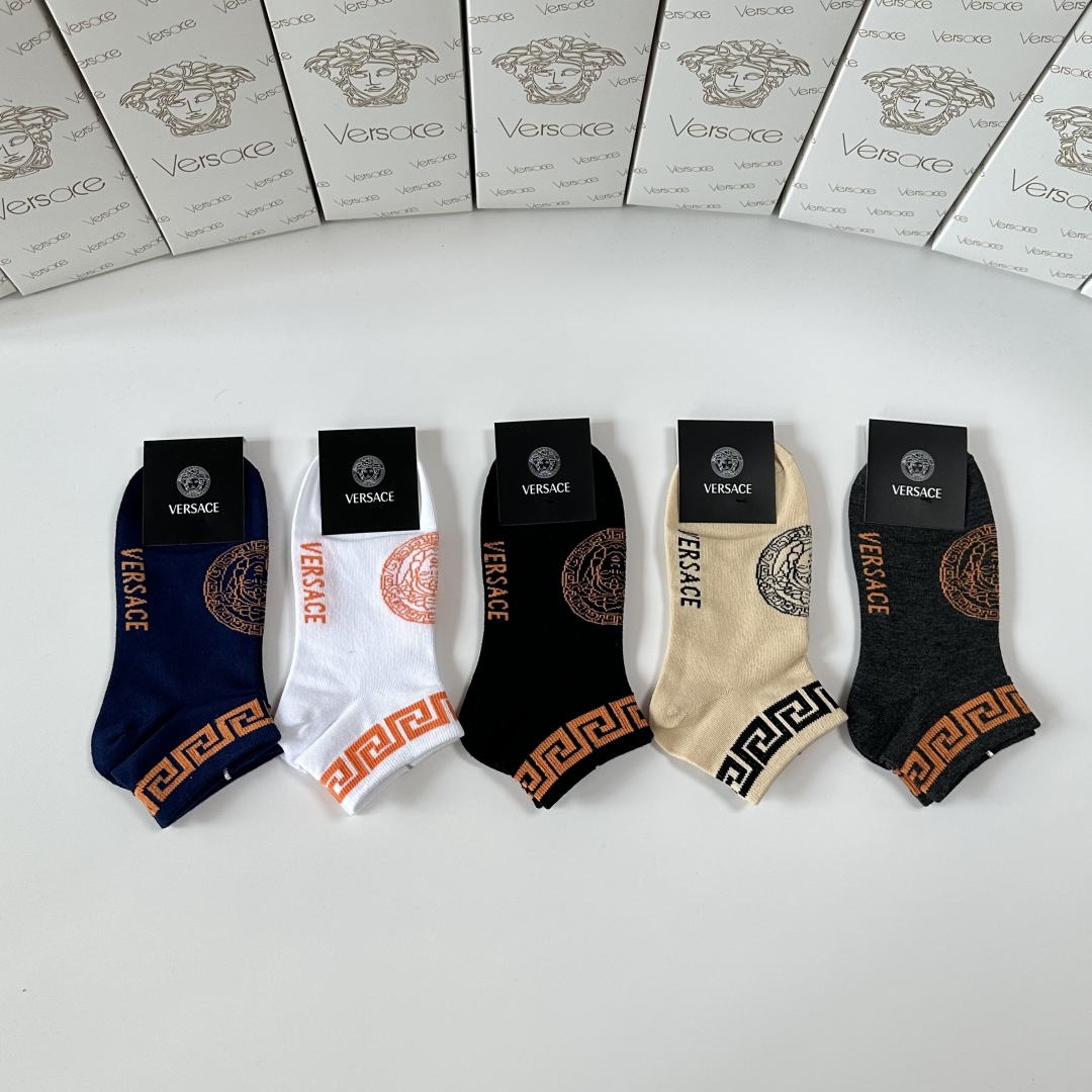 💛配专柜包装
VERSACE（范思哲） 新款中短款堆堆袜袜子！一盒五双，专柜同步筒袜袜子，💛大牌出街，潮