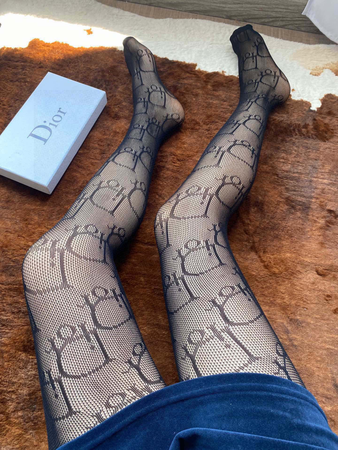   配包装【一盒一双】DIOR 迪奥官网同款网纱连体丝袜色各路明星！网红、时尚达人喜爱款！黑白 二色