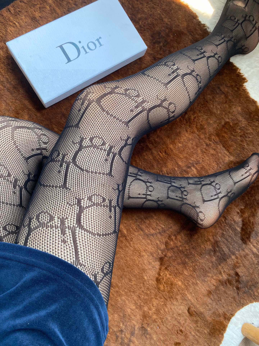   配包装【一盒一双】DIOR 迪奥官网同款网纱连体丝袜色各路明星！网红、时尚达人喜爱款！黑白 二色