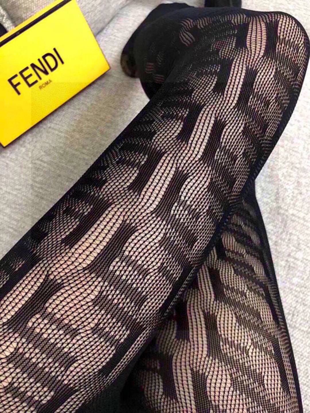  配包装【一盒一双】🌟火爆欧美芬迪FENDI丝袜，光腿季节过渡必备单品 出口日本专柜的网袜...纯正正货