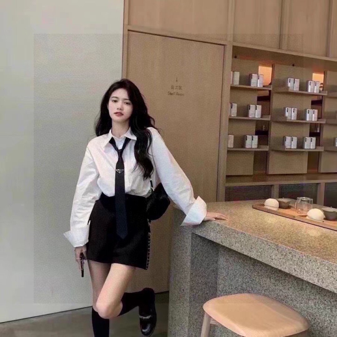 NO:366972,Special package PRADA (Prada) hot versatile P-home tie Fashionable A must-have matching artifact for everyone, hairpin, prada, prada, hairpins, ties19860909特 配包装 PRADA（普拉达）爆款百搭P家领带 时髦精 人手必备的一条搭配神器发夹,发夹,prada,prada,hairpins,ties,accessory