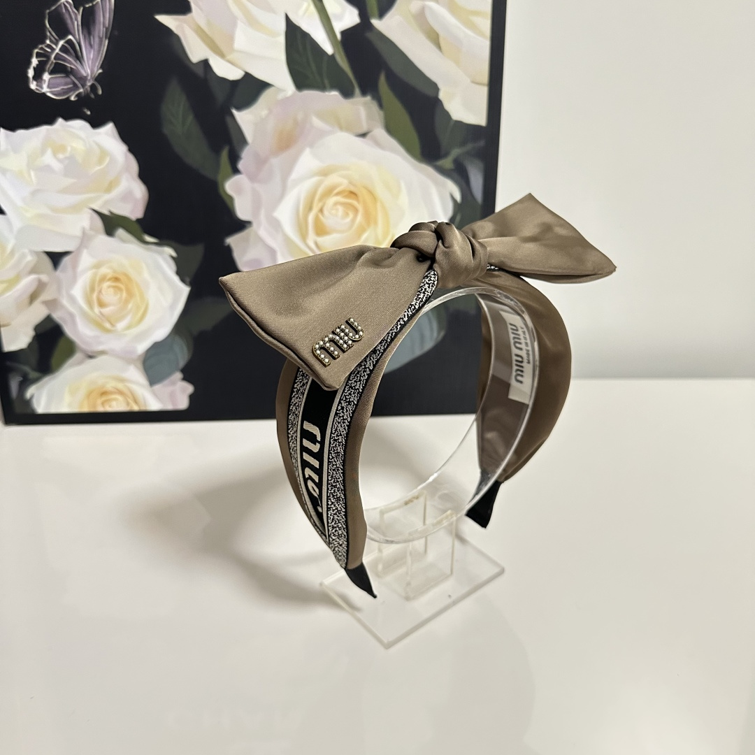 NO:366979,Specially equipped with counter packaging MiuMiu's latest hairband, fairy quick to buy, special material, no head, salt or sweet~ hairpins, hairpins, miumiu, hairpins19860909特 配专柜包装 MiuMiu（缪缪）最新发箍 小仙女快入手 特殊材质 不嘞头 可盐可甜～发夹,发夹,miumiu,hairpins,accessory