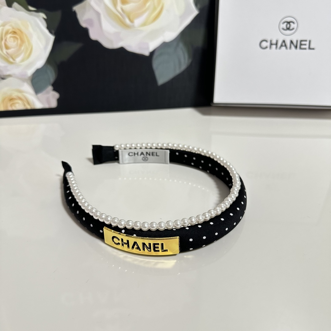 NO:367031,Specially equipped with counter packaging Chanel (Chanel) latest pearl chain hairband bought by fairies Special material No head Can be salty or sweet~ Hairpins, hairpins, chanel, chanel, hairpins19860909特 配专柜包装 Chanel（香奈儿）最新珍珠链条发箍 小仙女入手 特殊材质 不嘞头 可盐可甜～发夹,发夹,chanel,chanel,hairpins,accessory