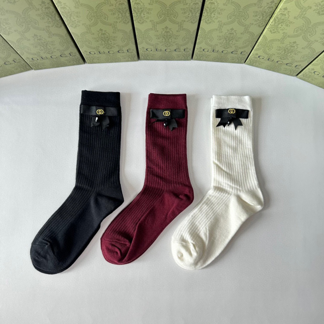 NO:352965,Special package Gucci new classic mid-length jewelry socks piled up socks!  A box of three pairs, counter-simultaneous socks, big brands are on the street, trendy people must have super easy to match. Socks, stockings, socks, gucci, gucci, socks19860909特配包装 Gucci（古驰）新款经典中长款饰品袜堆堆袜袜子！一盒三双, 专柜同步筒款袜子,大牌出街,潮人必备超好搭.袜子,丝袜,袜子,gucci,gucci,socks,accessory