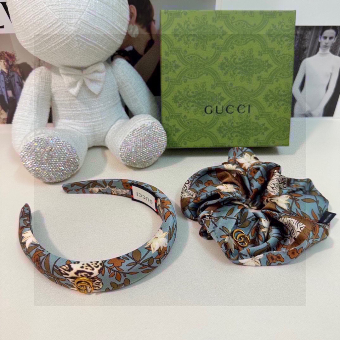  （两件套）配专柜包装 
Gucci（古驰）最新爆款来啦✨💫碎花两件套发箍➕发圈
优雅的girl值得入手