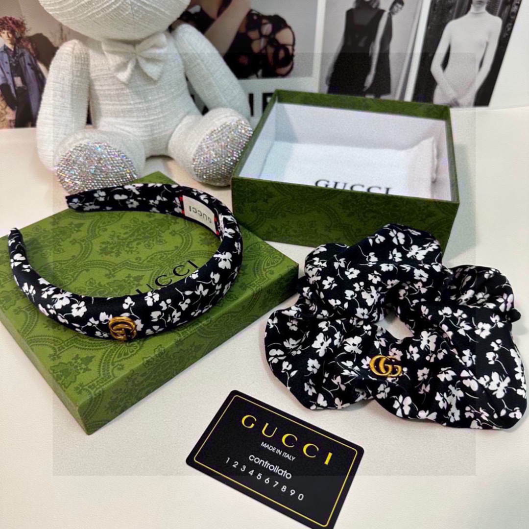  （两件套）配专柜包装 
Gucci（古驰）最新爆款来啦✨💫碎花两件套发箍➕发圈
优雅的girl值得入手