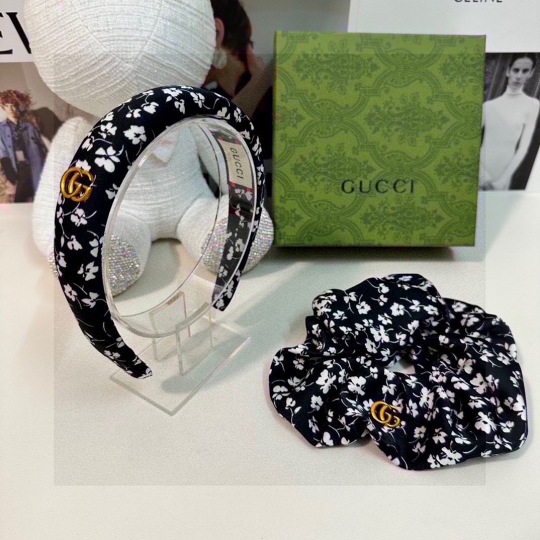  （两件套）配专柜包装 
Gucci（古驰）最新爆款来啦✨💫碎花两件套发箍➕发圈
优雅的girl值得入手