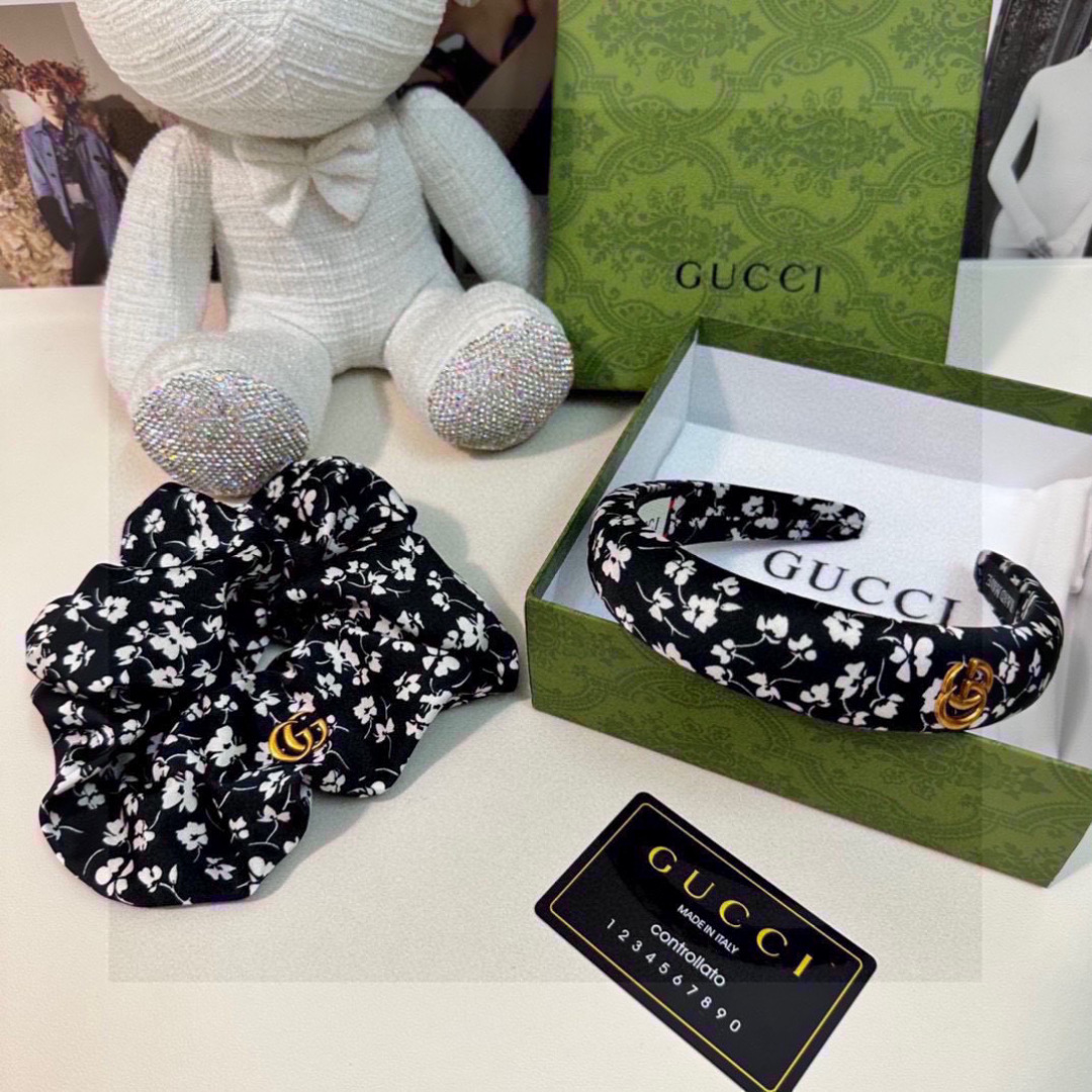  （两件套）配专柜包装 
Gucci（古驰）最新爆款来啦✨💫碎花两件套发箍➕发圈
优雅的girl值得入手