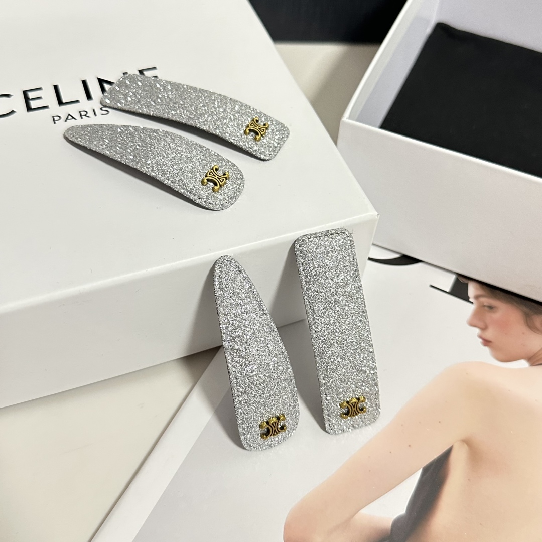    （两件套） 配全套包装
Celine（赛琳）今年最好卖的新款
Vintage中古复古发夹
超仙的一