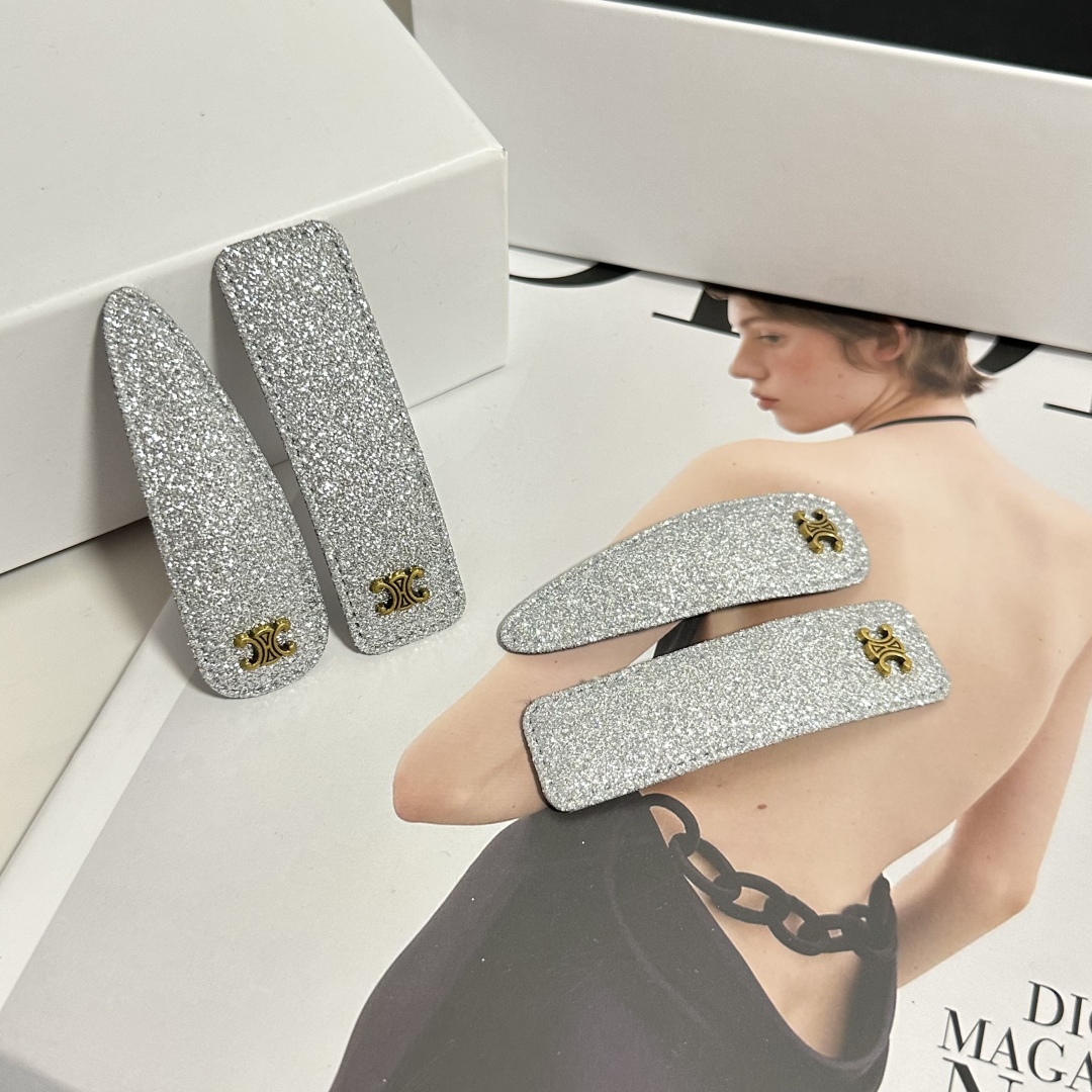    （两件套） 配全套包装
Celine（赛琳）今年最好卖的新款
Vintage中古复古发夹
超仙的一