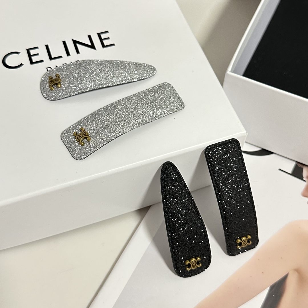    （两件套） 配全套包装
Celine（赛琳）今年最好卖的新款
Vintage中古复古发夹
超仙的一