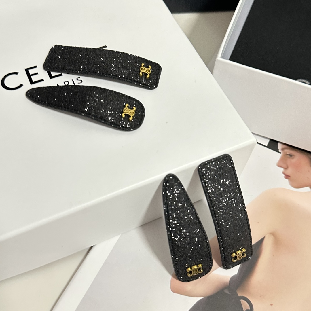    （两件套） 配全套包装
Celine（赛琳）今年最好卖的新款
Vintage中古复古发夹
超仙的一
