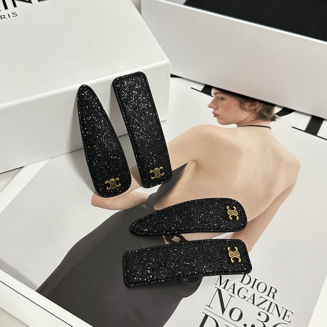    （两件套） 配全套包装
Celine（赛琳）今年最好卖的新款
Vintage中古复古发夹
超仙的一