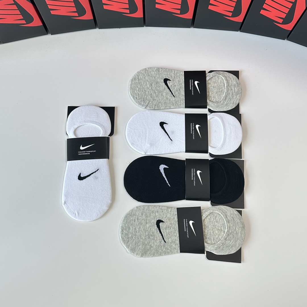 💛配专柜包装
NIKE（耐克）新款船袜堆堆袜袜子！一盒五双，专柜同步筒袜袜子，💛大牌出街，潮人必备。超好