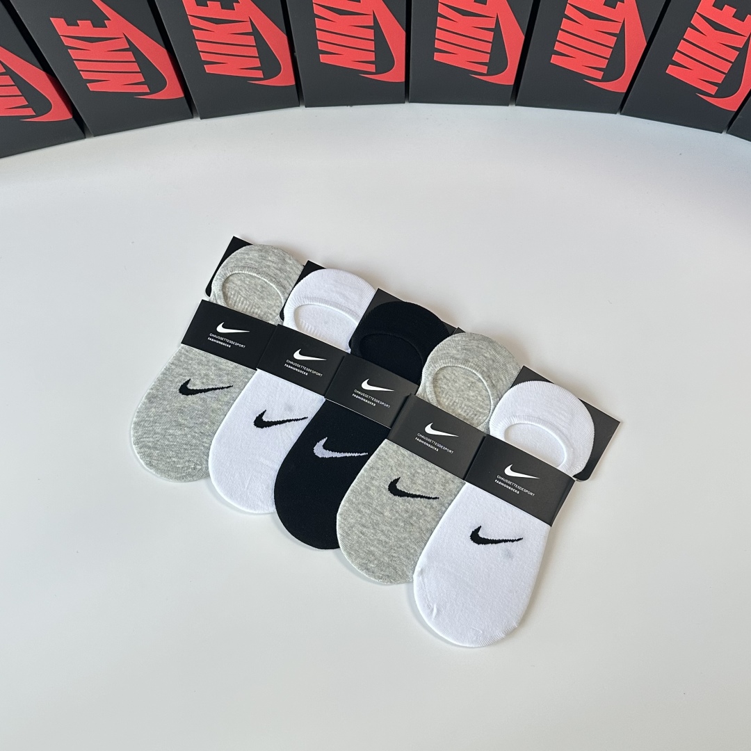 💛配专柜包装
NIKE（耐克）新款船袜堆堆袜袜子！一盒五双，专柜同步筒袜袜子，💛大牌出街，潮人必备。超好