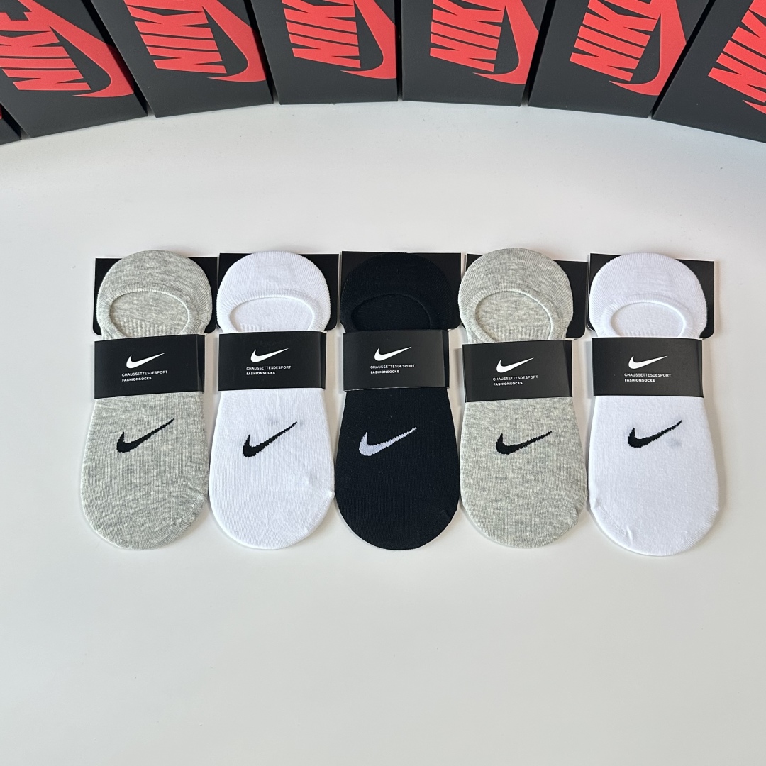 💛配专柜包装
NIKE（耐克）新款船袜堆堆袜袜子！一盒五双，专柜同步筒袜袜子，💛大牌出街，潮人必备。超好