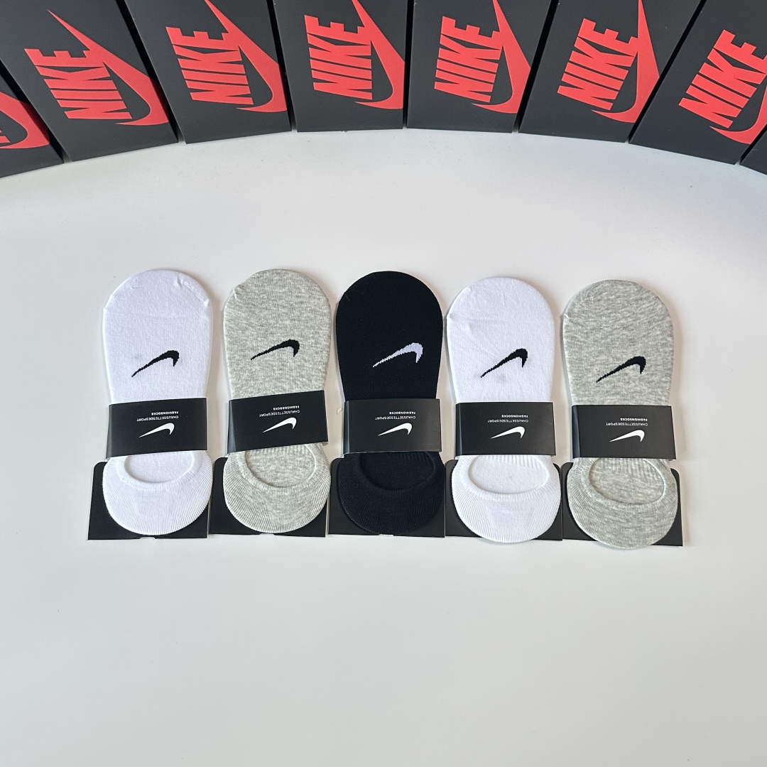 💛配专柜包装
NIKE（耐克）新款船袜堆堆袜袜子！一盒五双，专柜同步筒袜袜子，💛大牌出街，潮人必备。超好