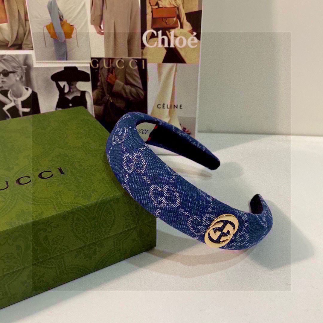  配专柜包装
GUCCI（古驰）最新发箍
小仙女入手
特殊材质 不嘞头
可盐可甜～