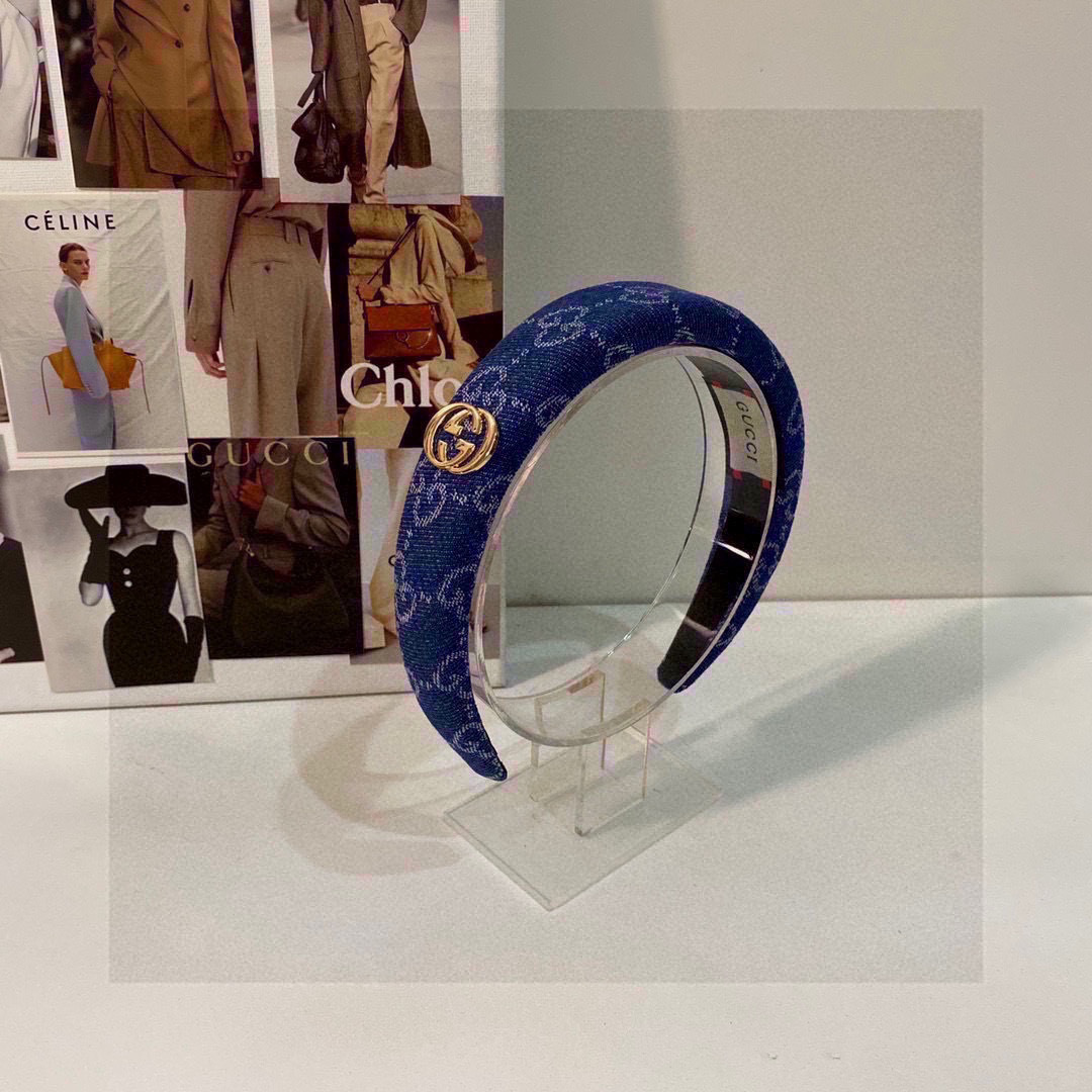  配专柜包装
GUCCI（古驰）最新发箍
小仙女入手
特殊材质 不嘞头
可盐可甜～