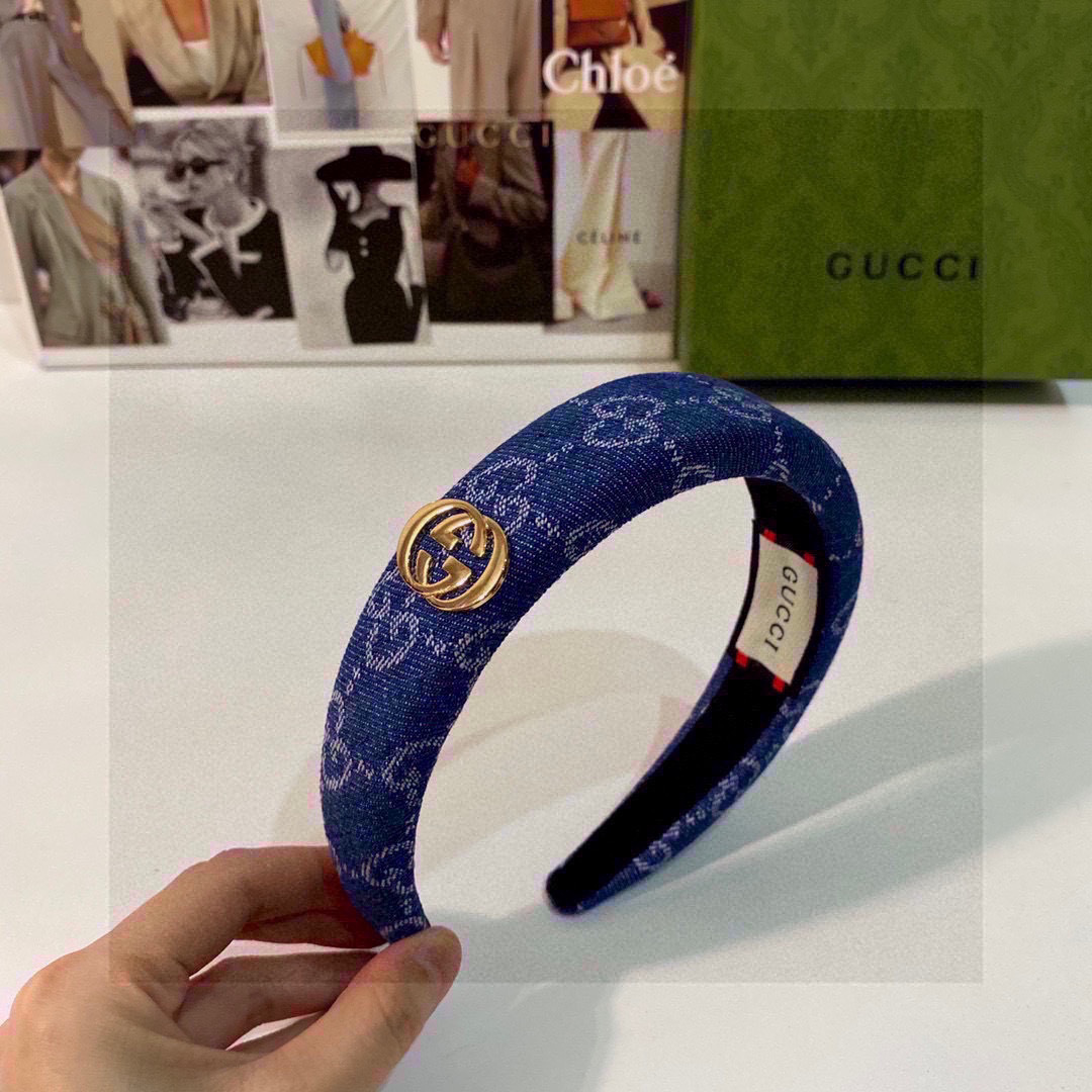  配专柜包装
GUCCI（古驰）最新发箍
小仙女入手
特殊材质 不嘞头
可盐可甜～
