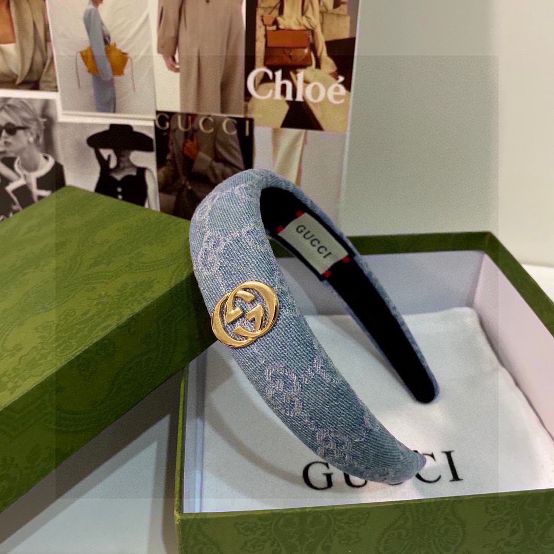  配专柜包装
GUCCI（古驰）最新发箍
小仙女入手
特殊材质 不嘞头
可盐可甜～