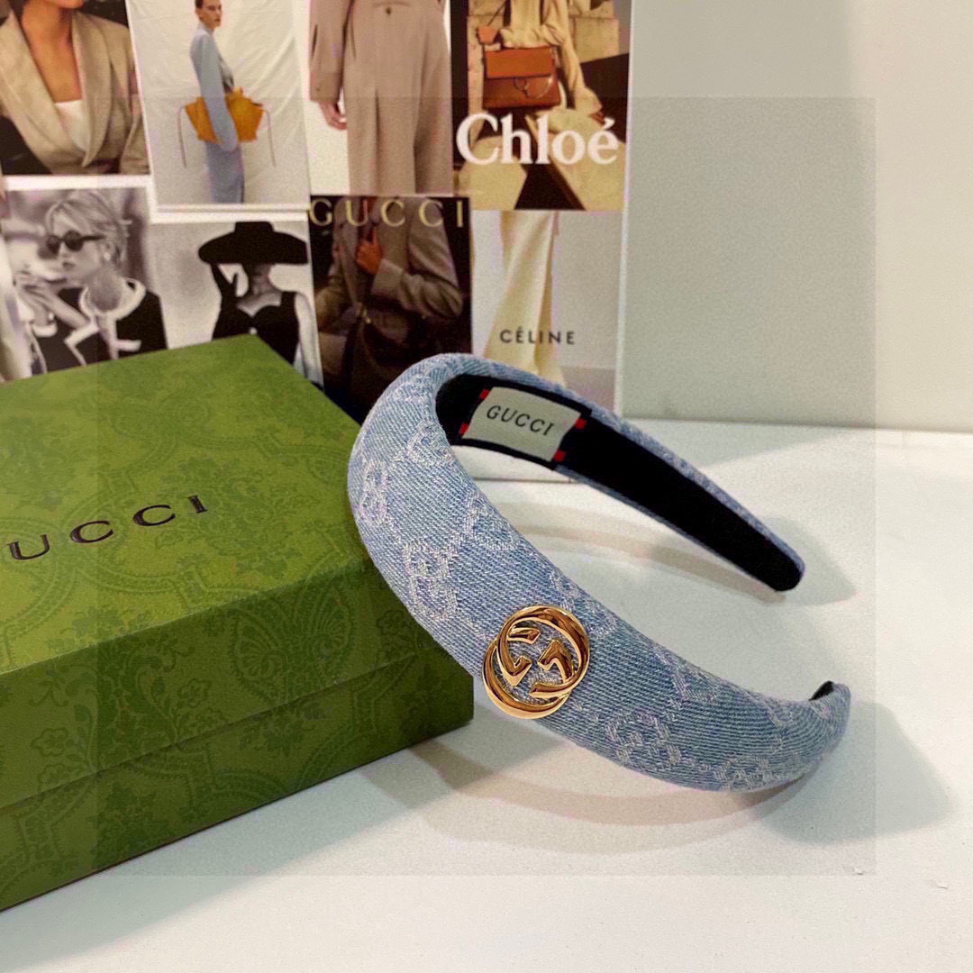  配专柜包装
GUCCI（古驰）最新发箍
小仙女入手
特殊材质 不嘞头
可盐可甜～