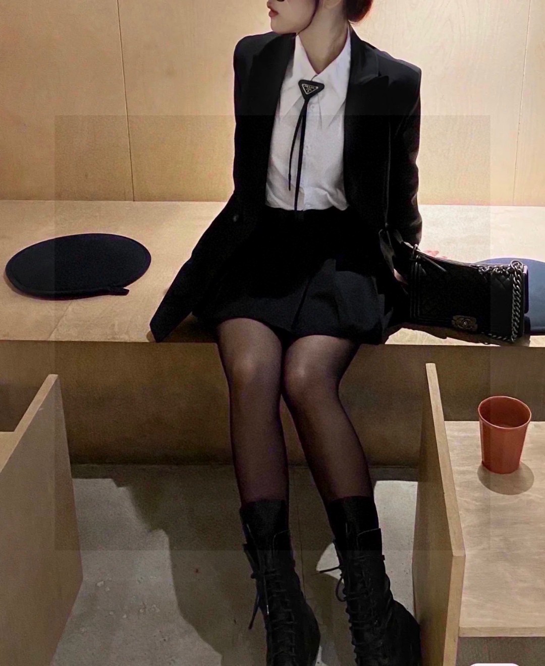  配全套包装
PRADA（普拉达）爆款百搭P家领带 
时髦精  人手必备的一条搭配神器
