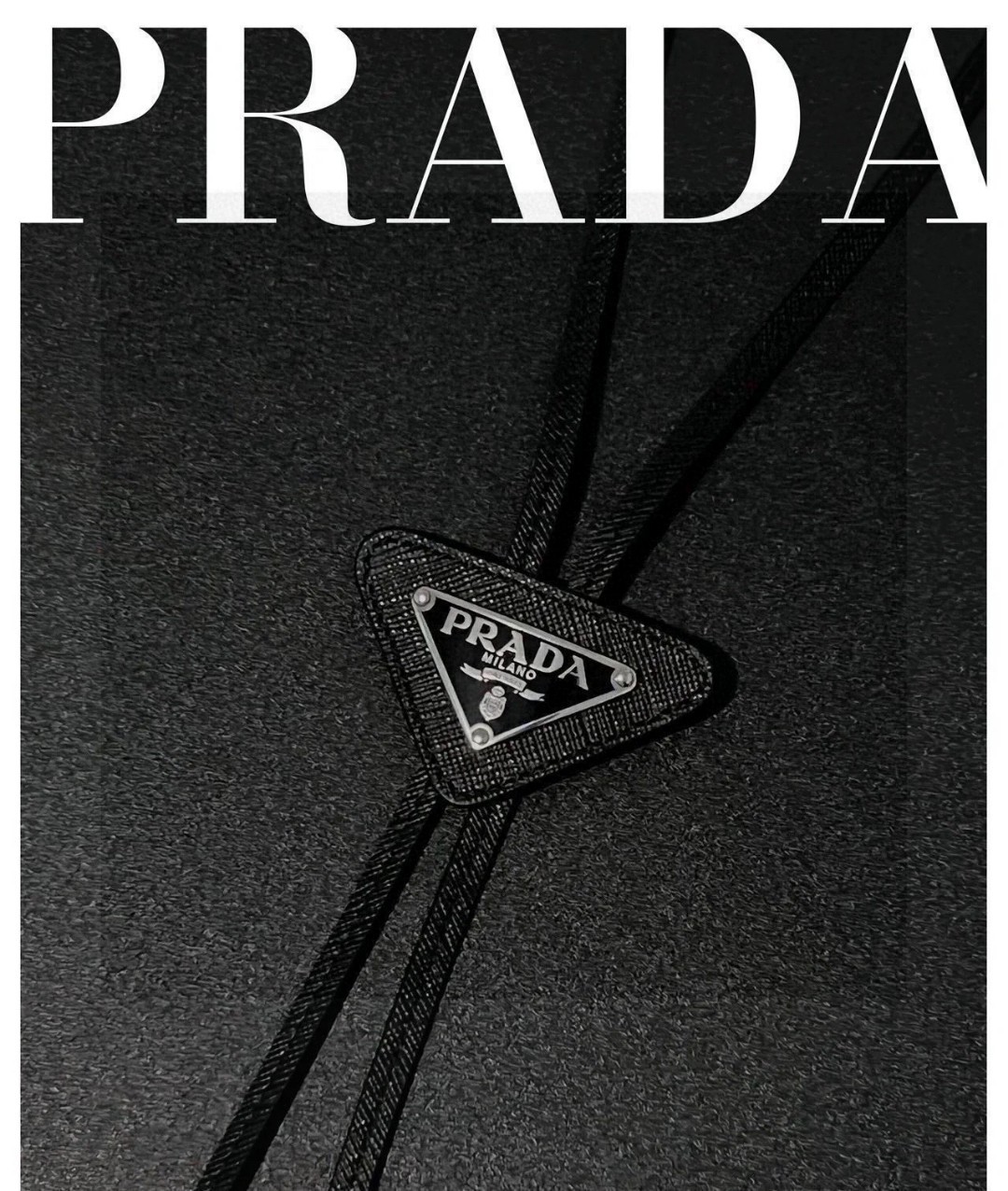  配全套包装
PRADA（普拉达）爆款百搭P家领带 
时髦精  人手必备的一条搭配神器