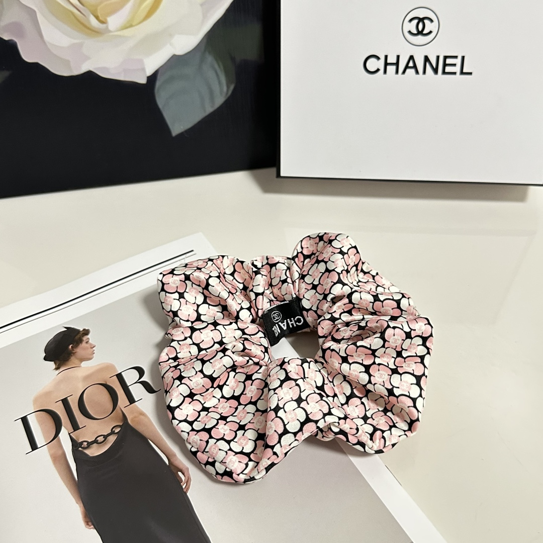NO:367513,Special (single) with full packaging Chanel (Chanel) popular small-flavored hair ring, special counter model shipped, it looks very high-end, super versatile, you must keep your own hairpins, hairpins, chanel, chanel, hairpins19860909特（单个）配全套包装 Chanel（香奈儿）爆款小香风发圈,专柜款出货 一看就特别高档 超级百搭 必须自留发夹,发夹,chanel,chanel,hairpins,accessory