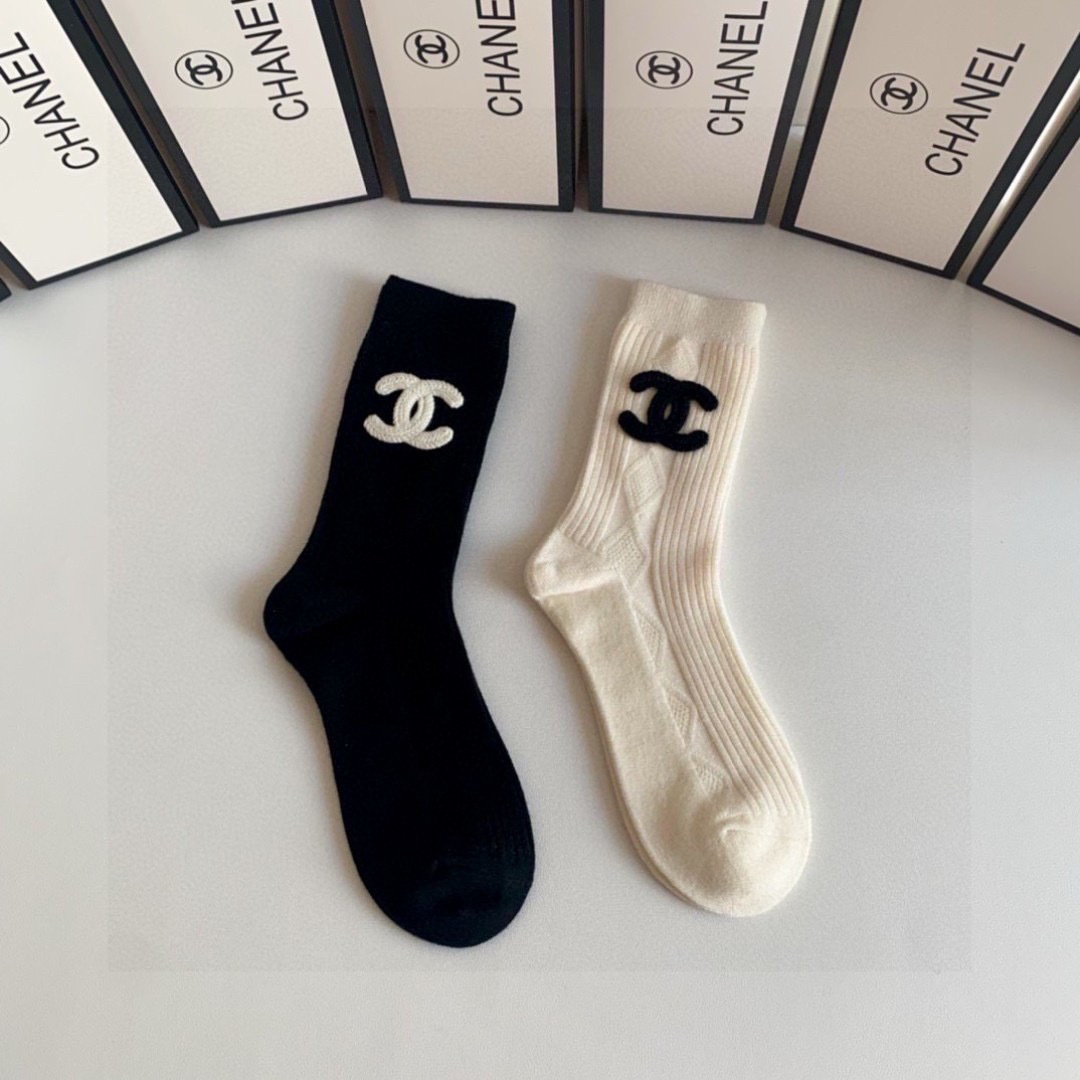 NO:355886,Special package Chanel (Chanel) internet celebrity hot model #new small fragrant style mid-length stacked socks!  One box and two pairs, counter synchronous socks, big brands go out on the street, trendy people must have super easy to match~ socks, stockings, socks, chanel, chanel, socks19860909特配包装 Chanel（香奈儿）网红爆款#新款小香风袜中长款堆堆袜袜子！一盒两双,专柜同步筒袜袜子,大牌出街,潮人必备超好搭～袜子,丝袜,袜子,chanel,chanel,socks,accessory